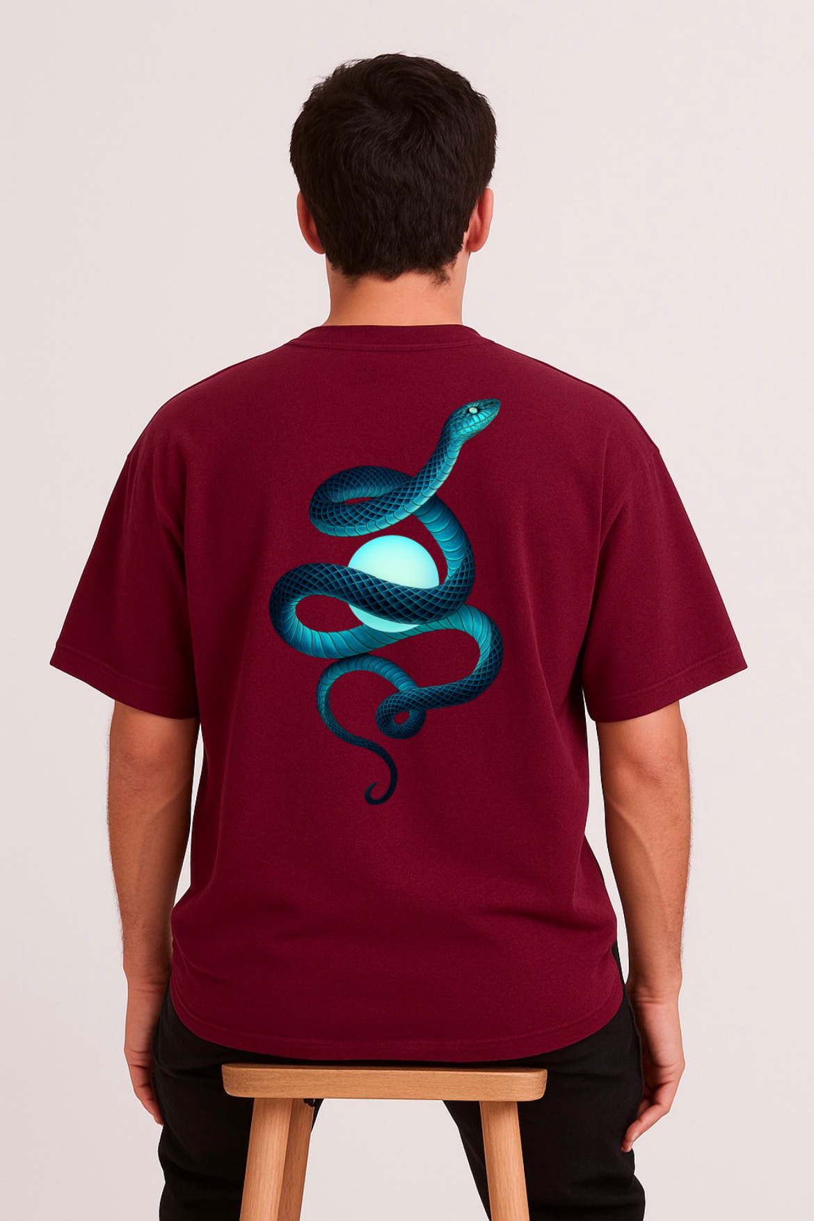 Artistic Serpent Design Oversized T-shirt - Image 10