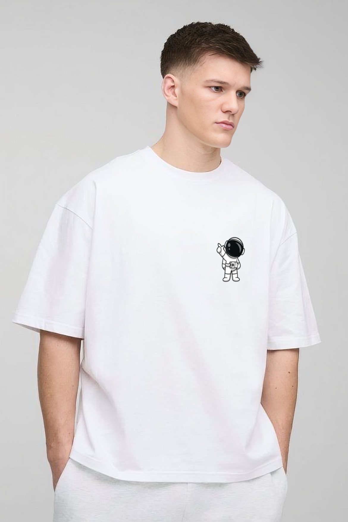 Astronaut Inspired Design Oversized T-shirt - Image 16